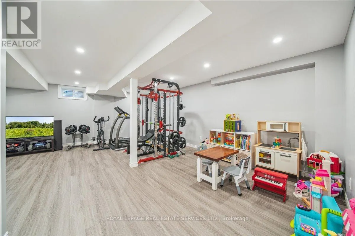 16 BEACHVILLE CIRCLE