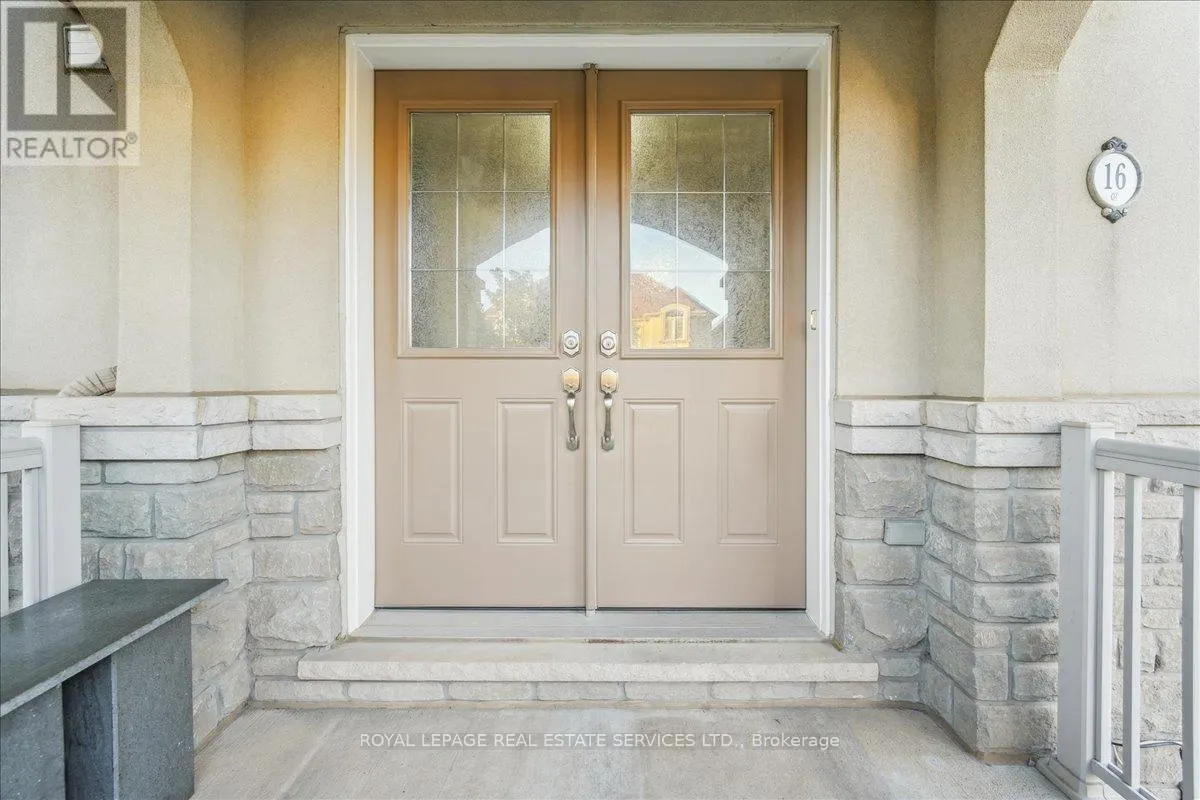 16 BEACHVILLE CIRCLE