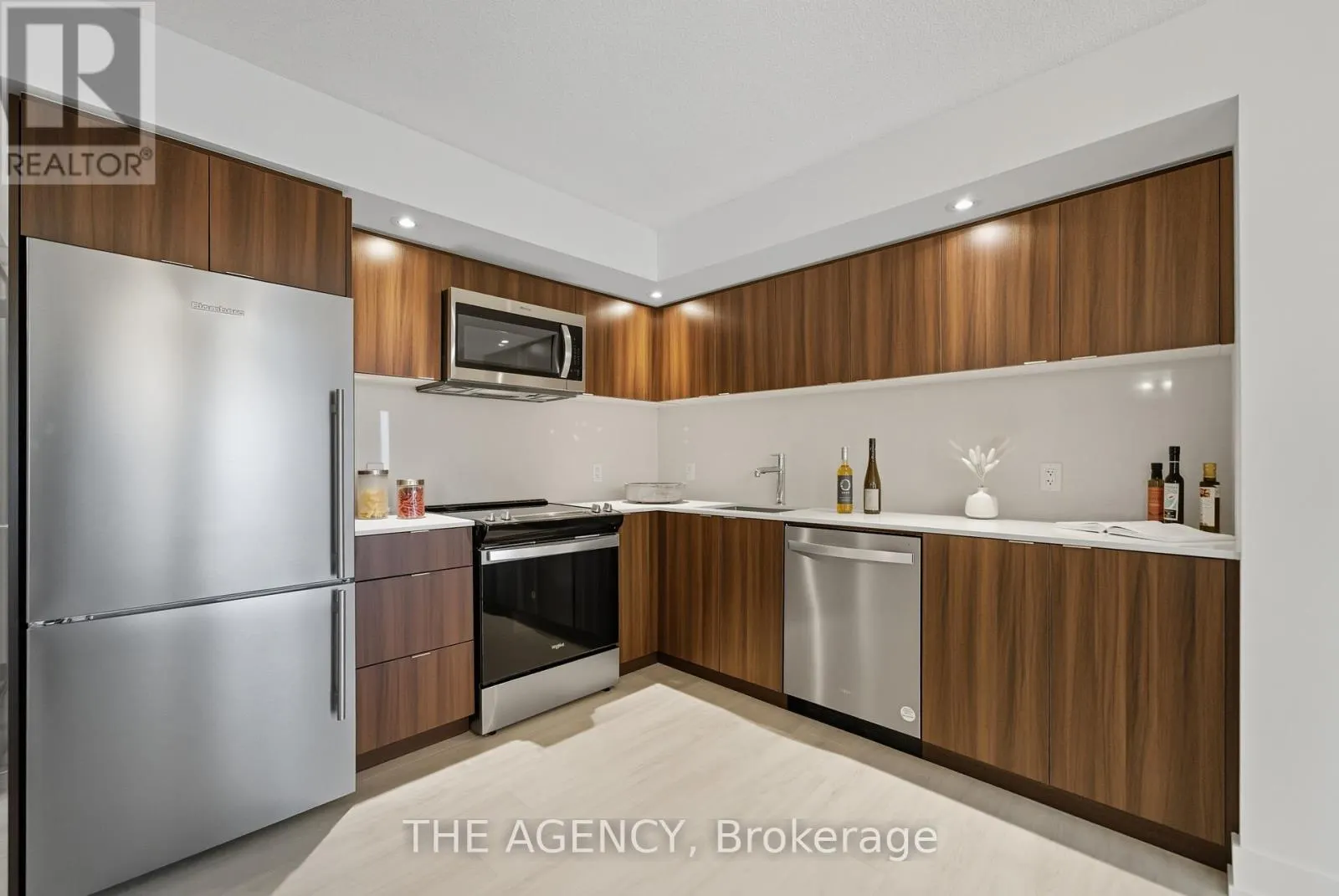 508 - 10 EVA ROAD