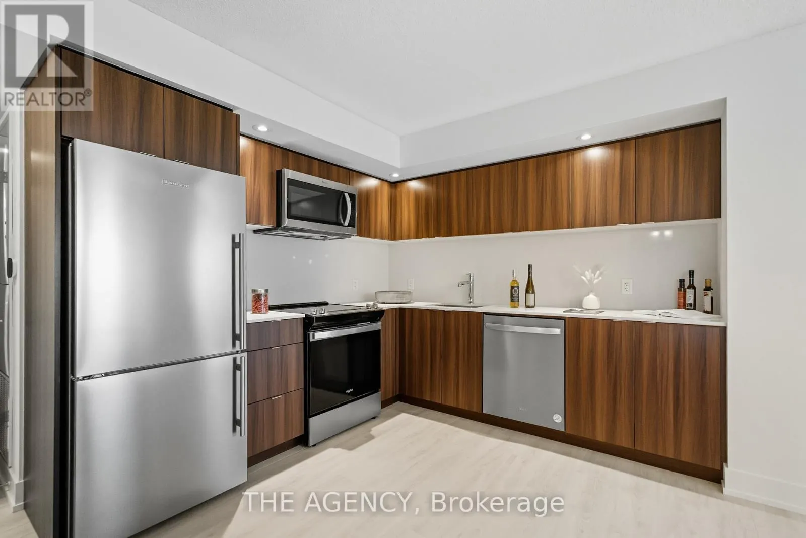508 - 10 EVA ROAD