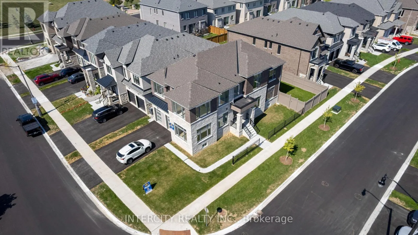 LOT 33 - 2 DOLOMITE DRIVE