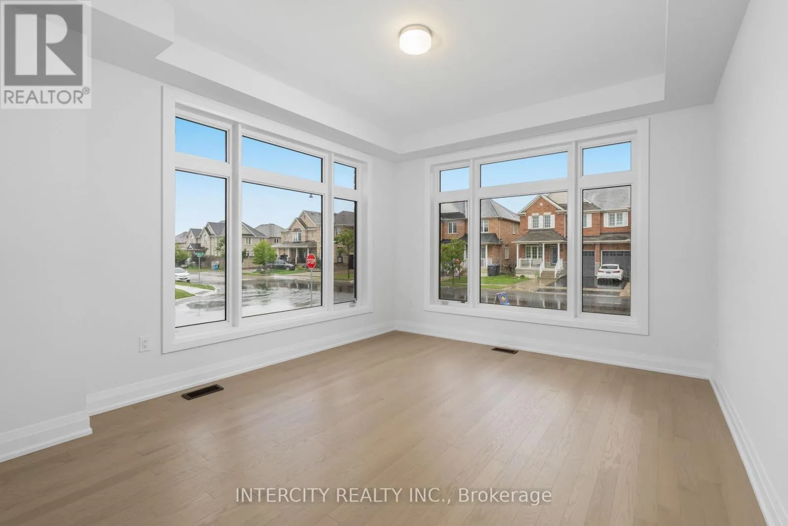 LOT 33 - 2 DOLOMITE DRIVE