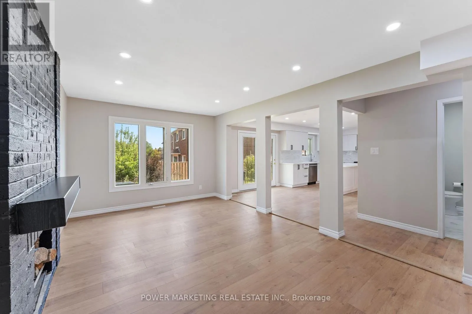 3 NEWBURY CRESCENT