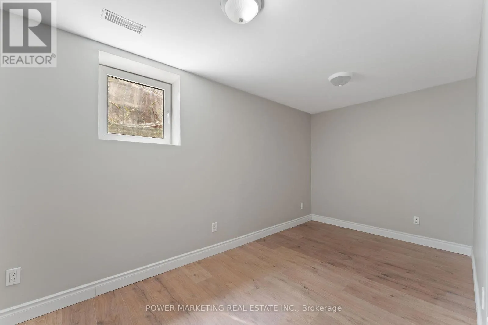 3 NEWBURY CRESCENT