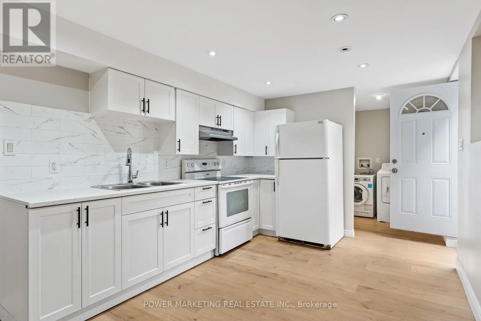 3 NEWBURY CRESCENT