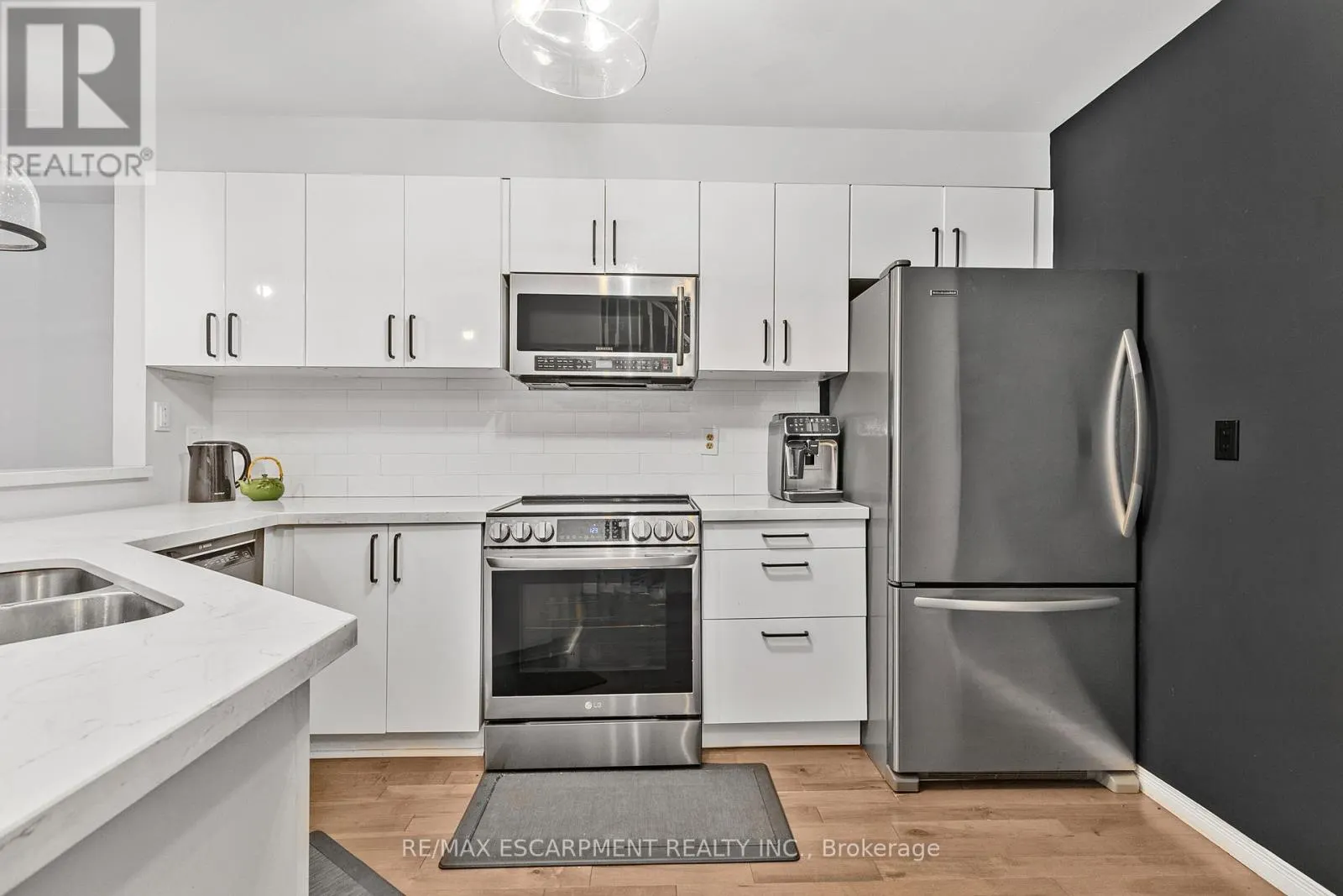 5 - 2015 CLEAVER AVENUE