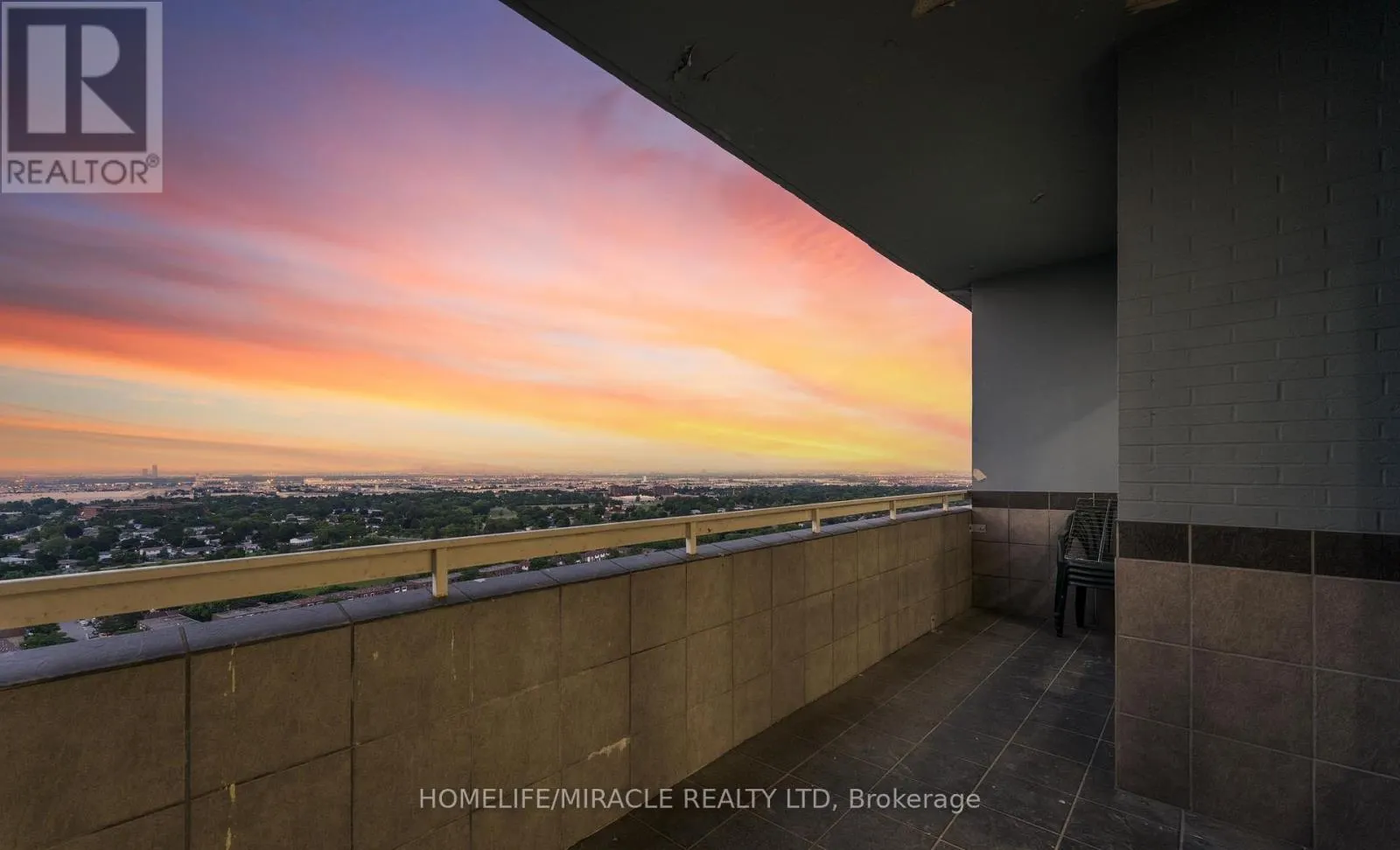 2605 - 18 KNIGHTSBRIDGE ROAD