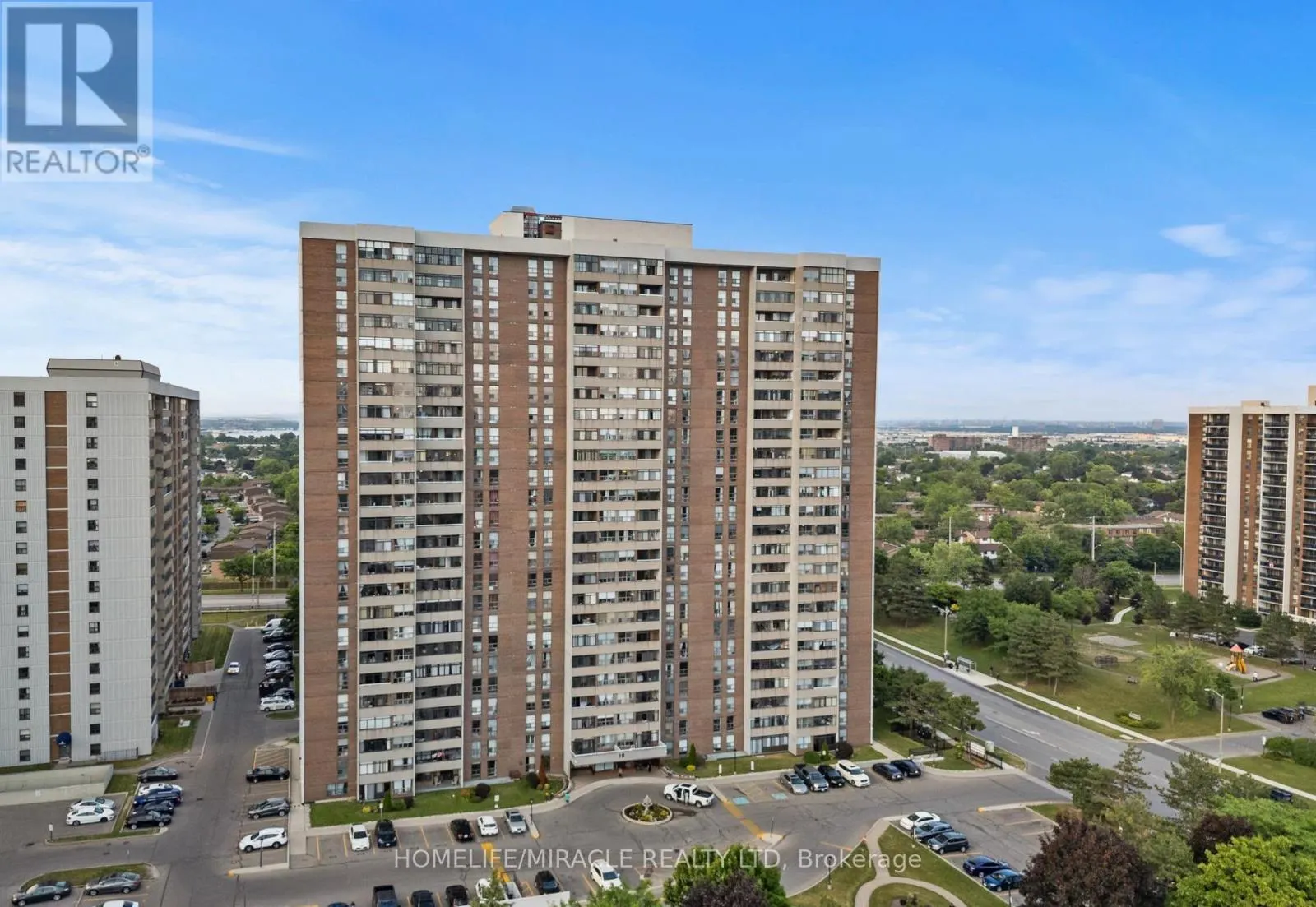 2605 - 18 KNIGHTSBRIDGE ROAD