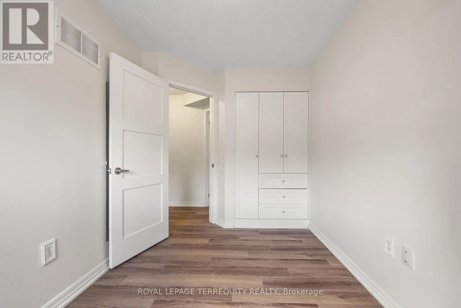 129 - 760 LAWRENCE AVENUE W