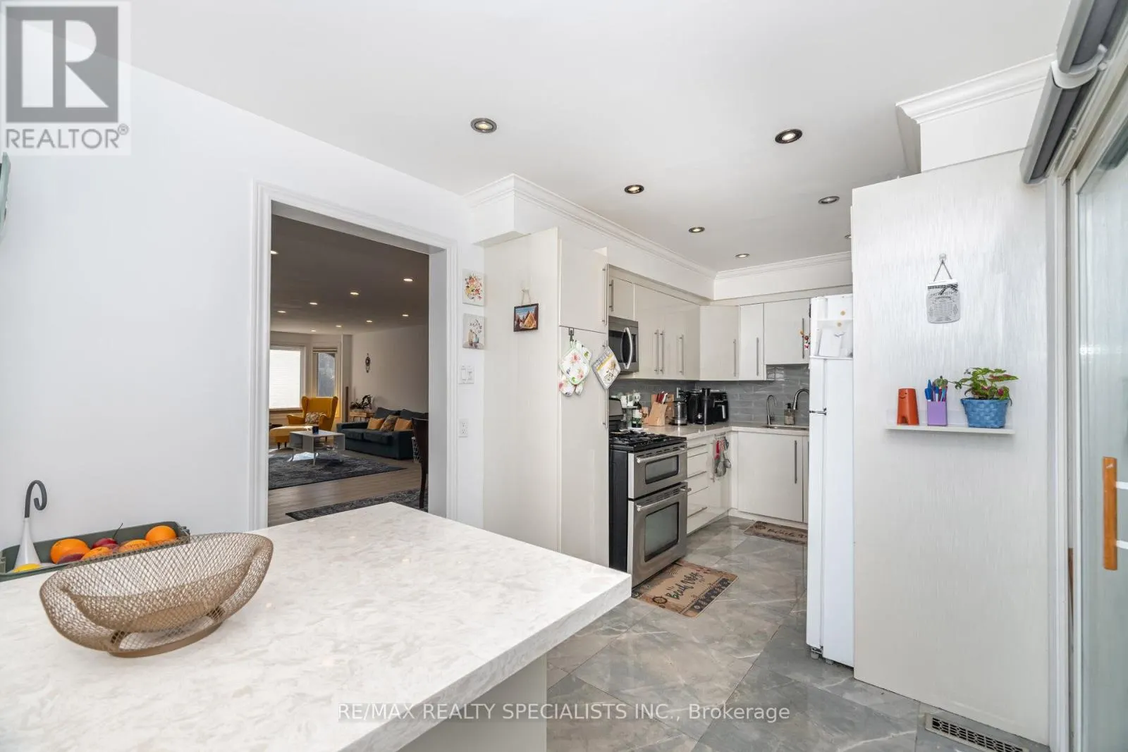 1463 CREDIT WOODLANDS COURT