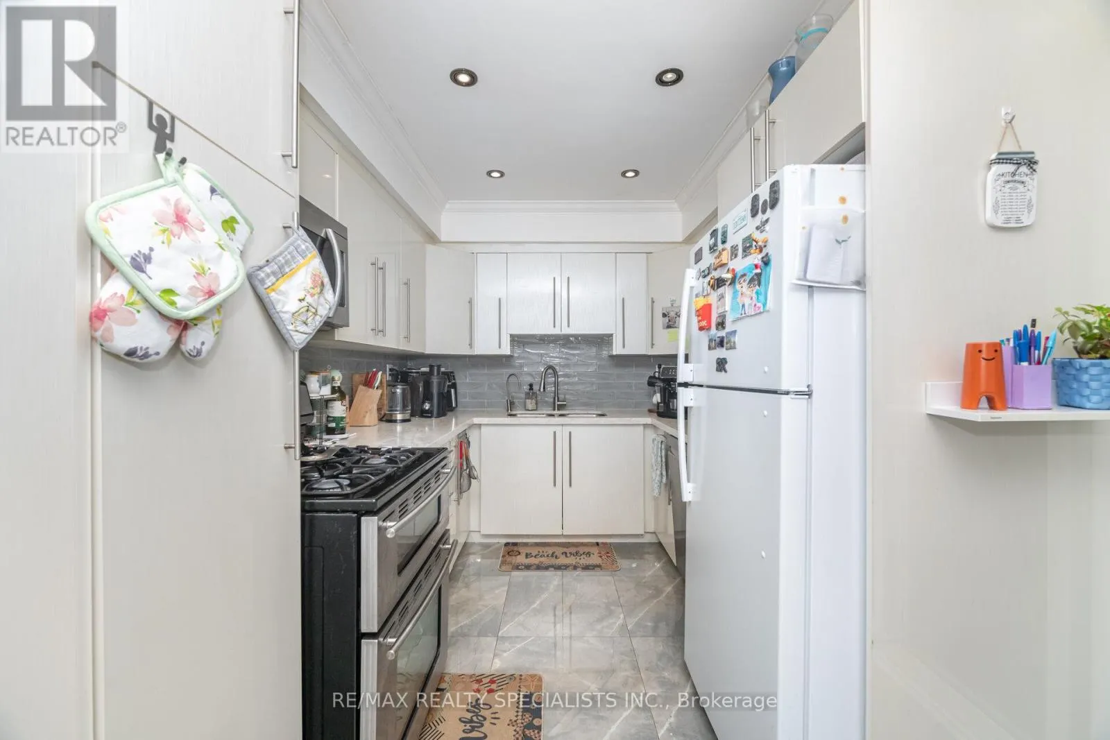 1463 CREDIT WOODLANDS COURT