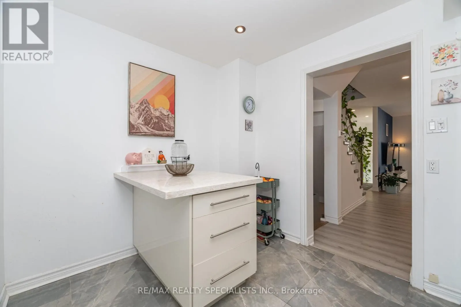 1463 CREDIT WOODLANDS COURT