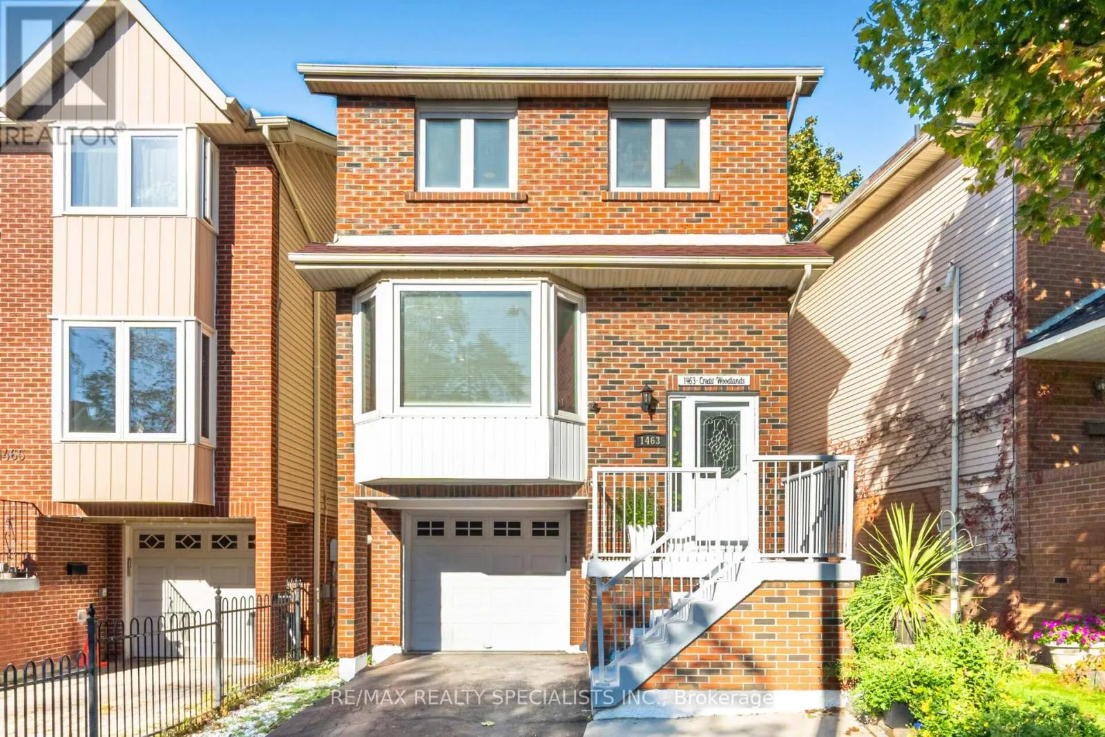 1463 CREDIT WOODLANDS COURT
