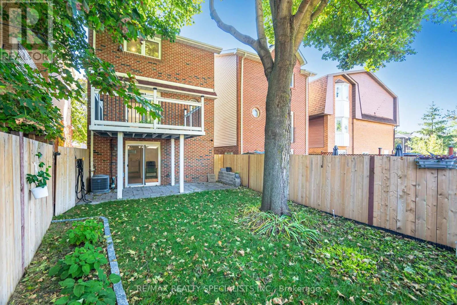 1463 CREDIT WOODLANDS COURT