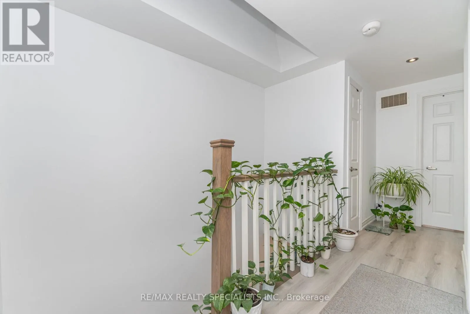 1463 CREDIT WOODLANDS COURT