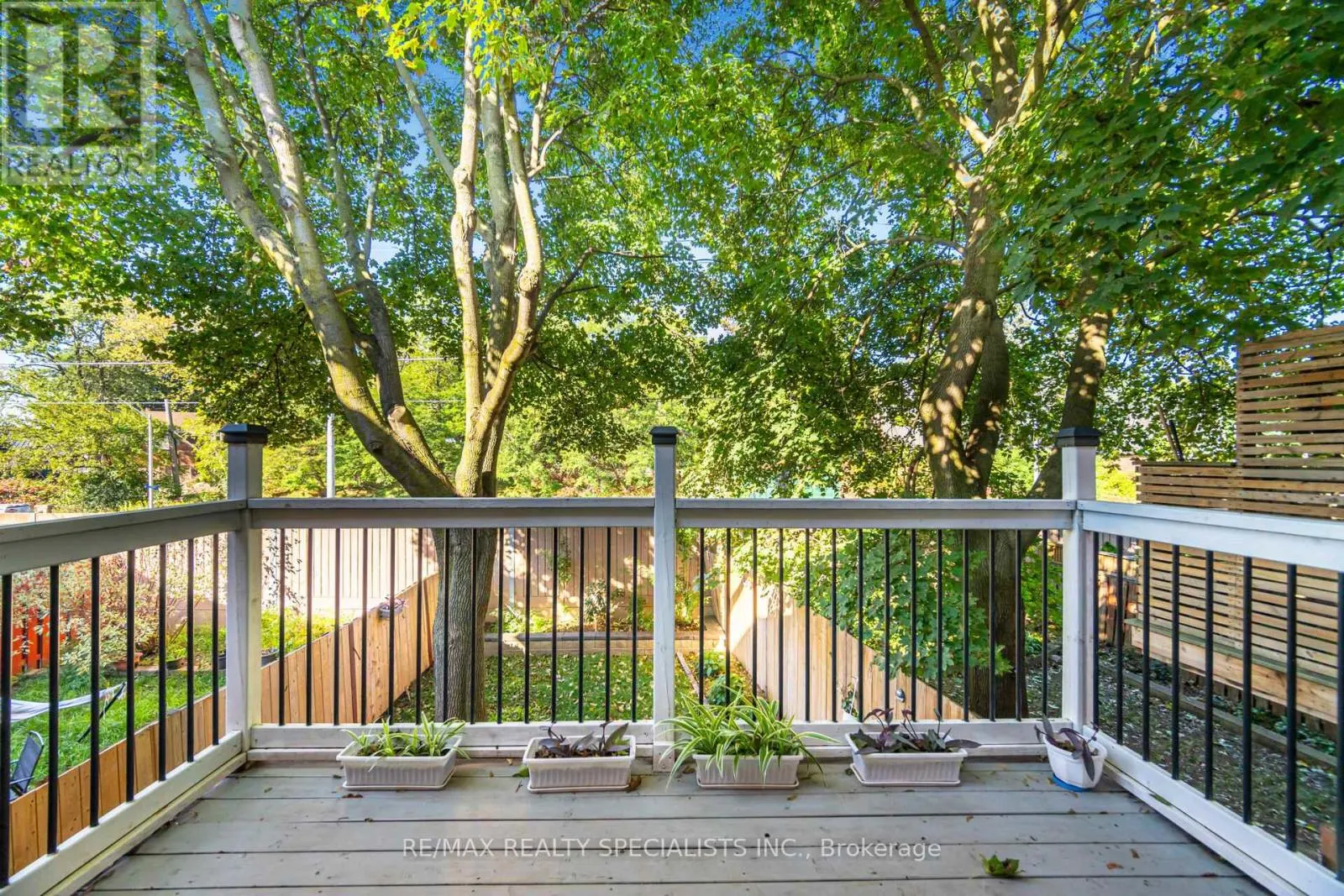 1463 CREDIT WOODLANDS COURT