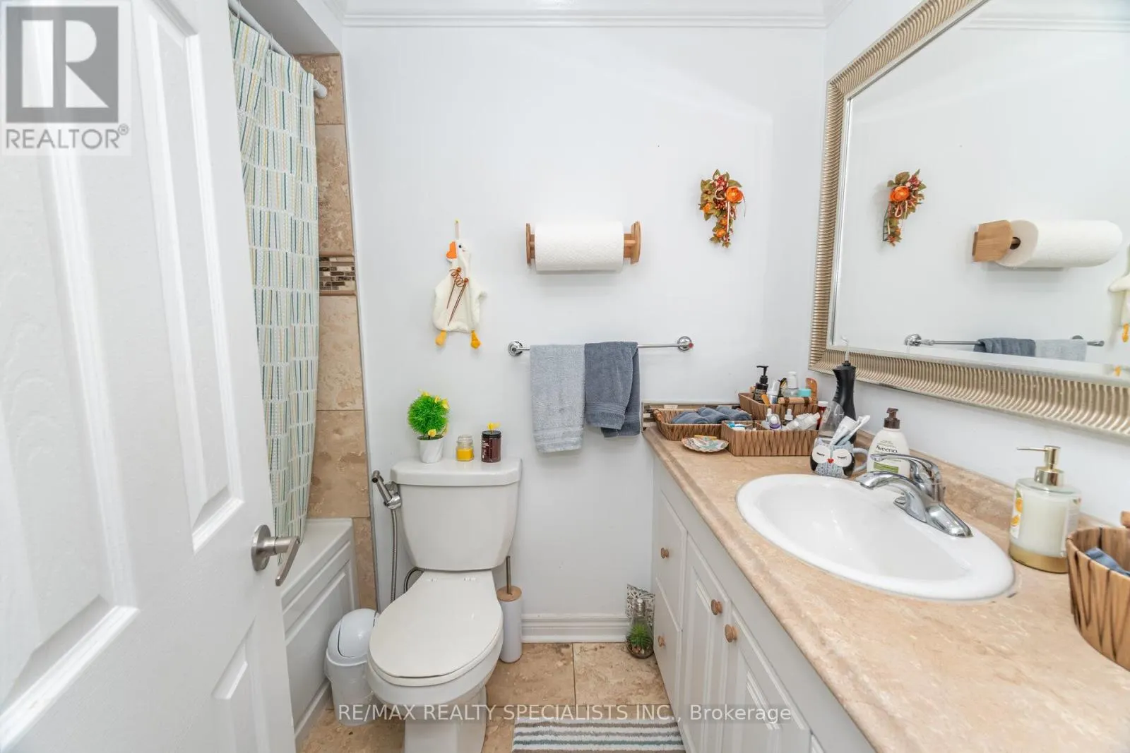 1463 CREDIT WOODLANDS COURT