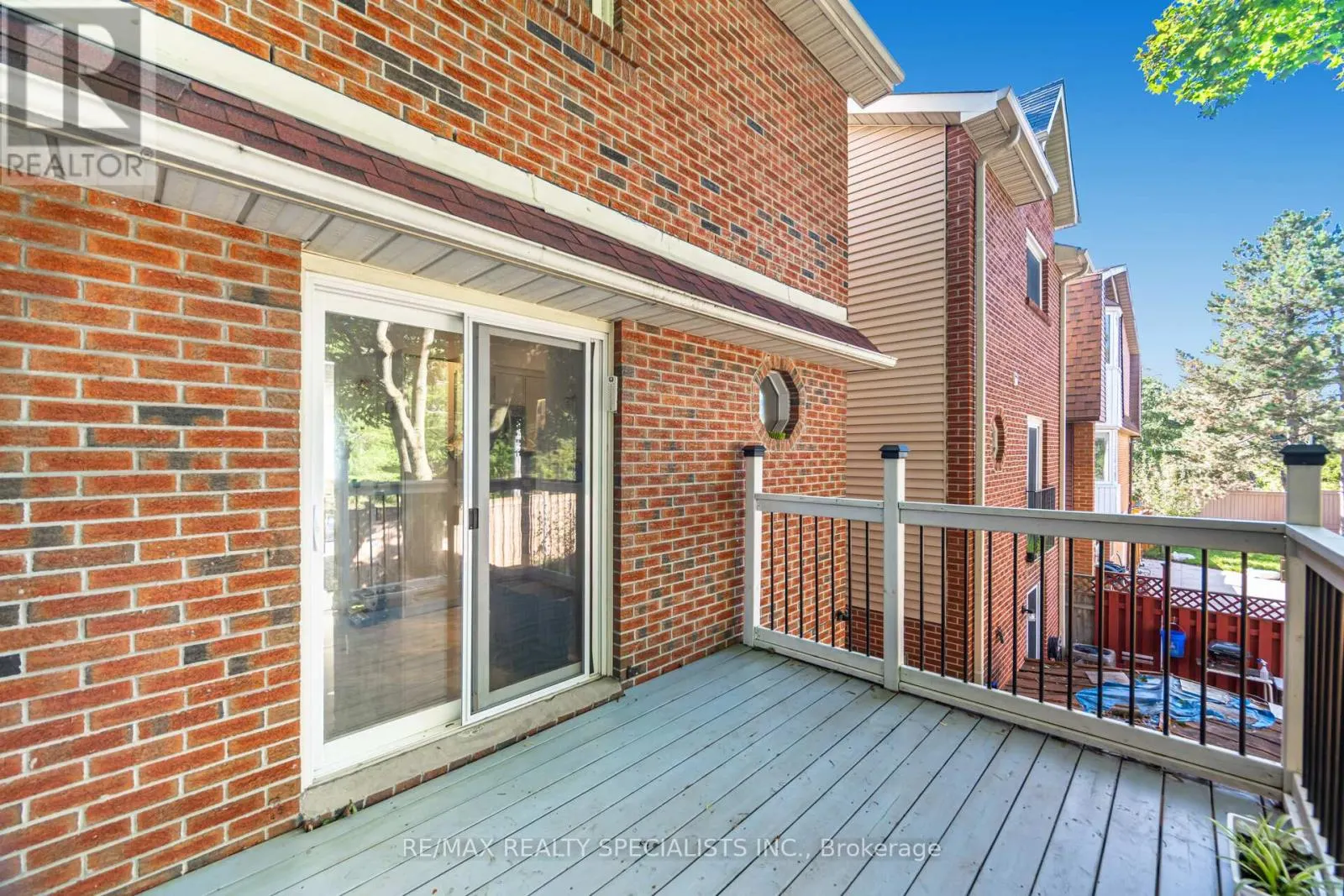 1463 CREDIT WOODLANDS COURT