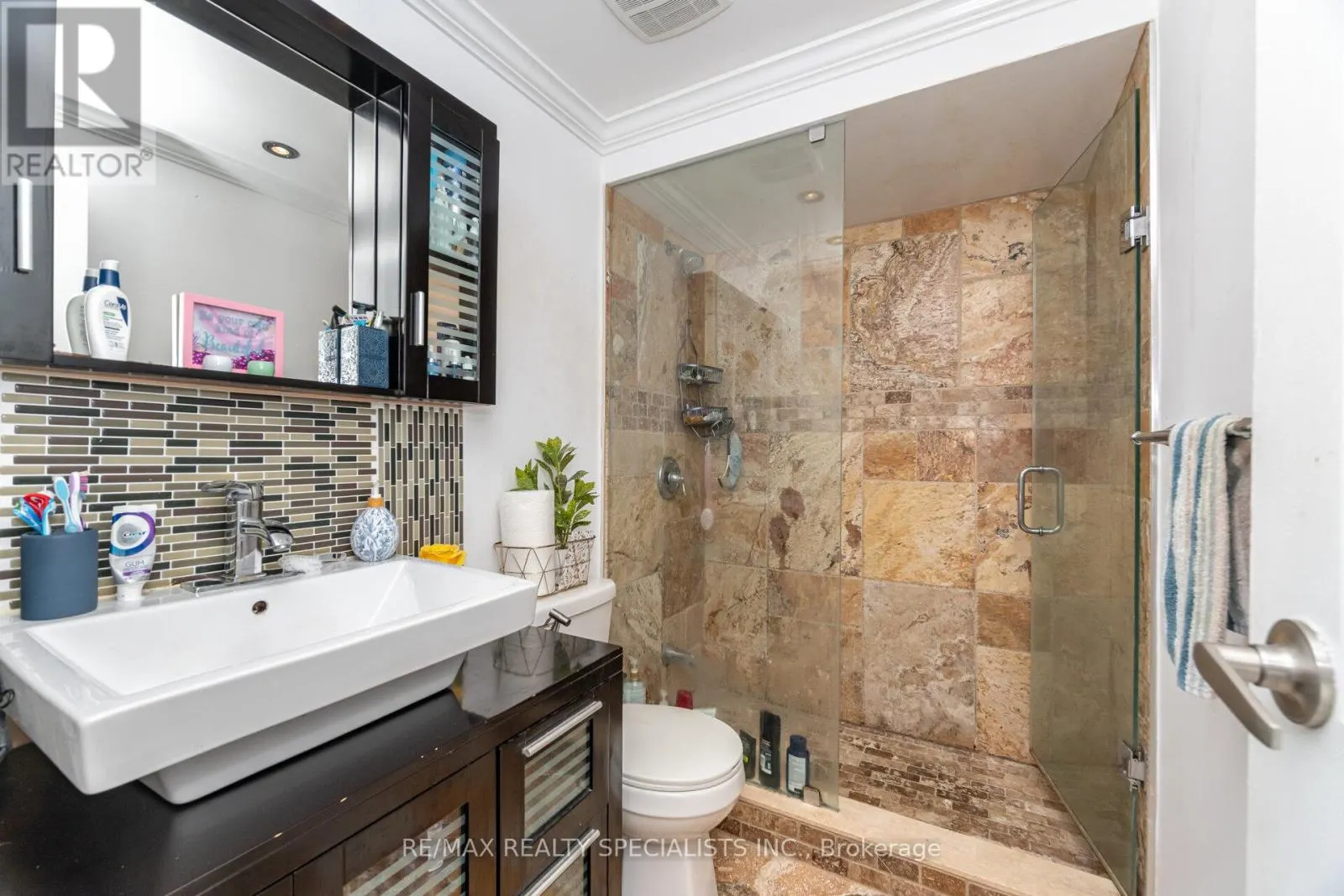 1463 CREDIT WOODLANDS COURT