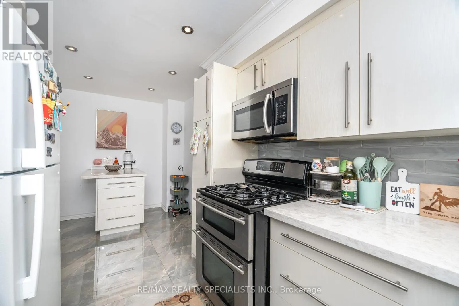 1463 CREDIT WOODLANDS COURT