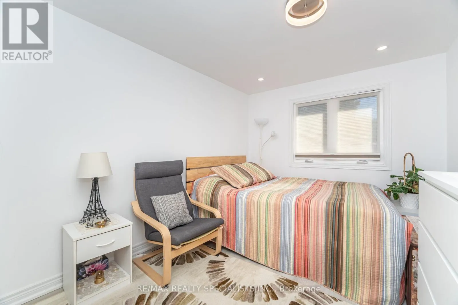 1463 CREDIT WOODLANDS COURT