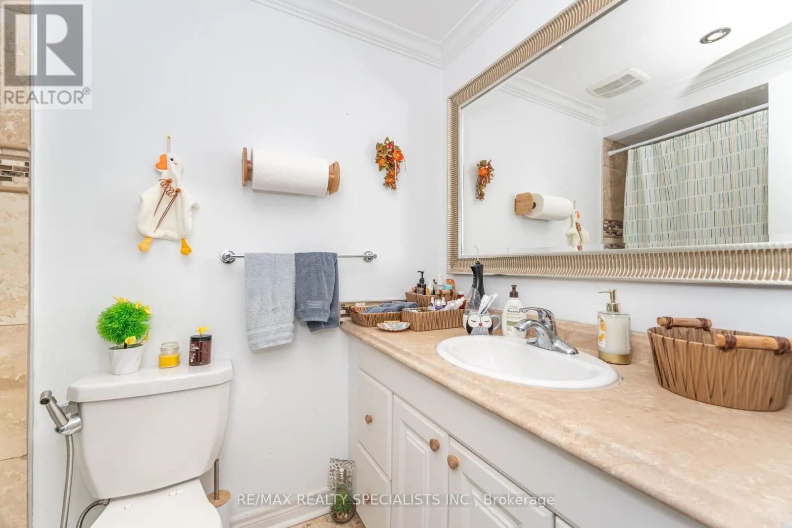1463 CREDIT WOODLANDS COURT