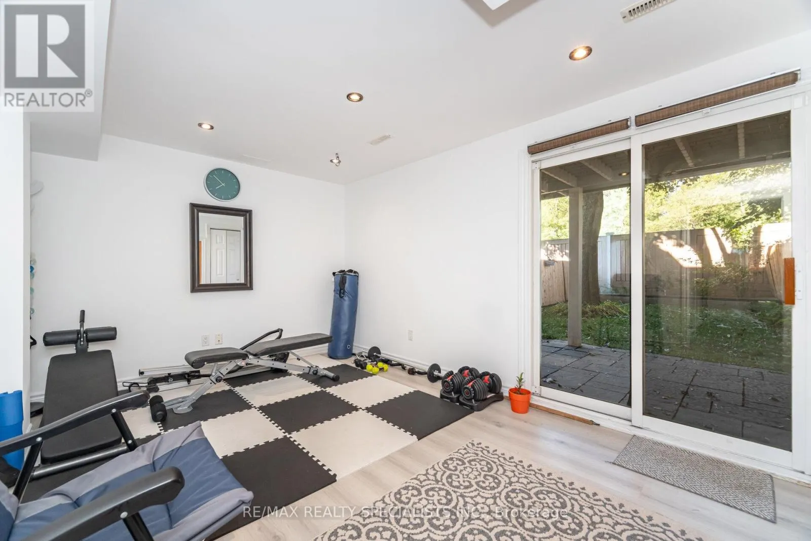1463 CREDIT WOODLANDS COURT