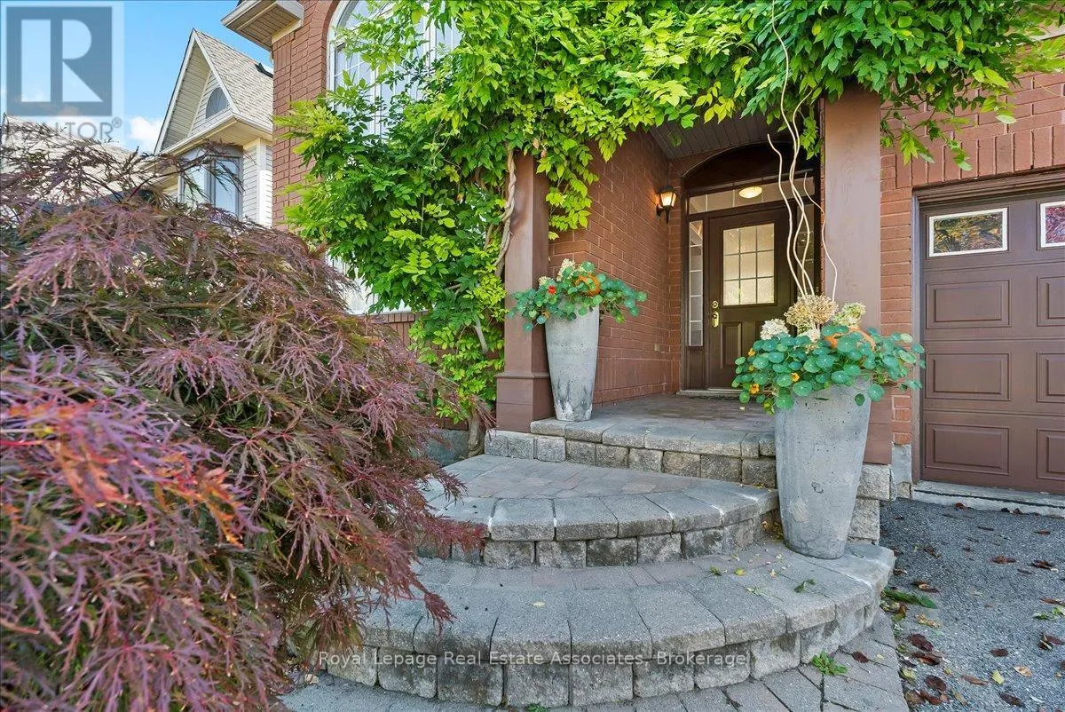 1578 FRENCH GARDENS