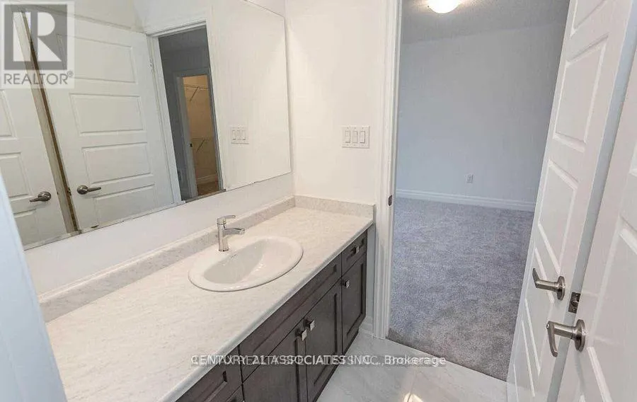 UPPER - 1271 ELDERBERRY CRESCENT