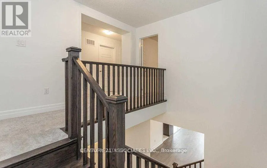 UPPER - 1271 ELDERBERRY CRESCENT