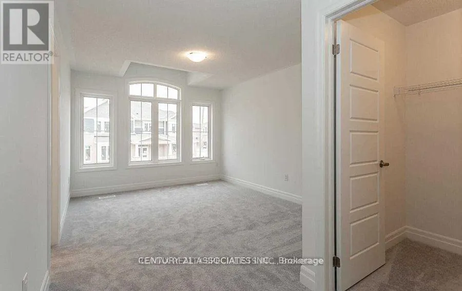 UPPER - 1271 ELDERBERRY CRESCENT