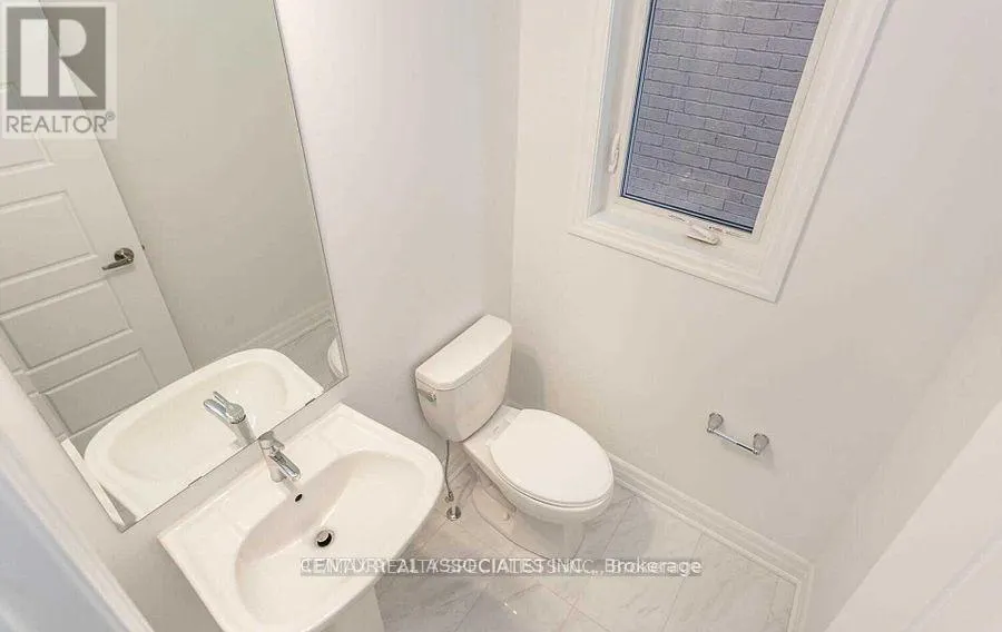 UPPER - 1271 ELDERBERRY CRESCENT