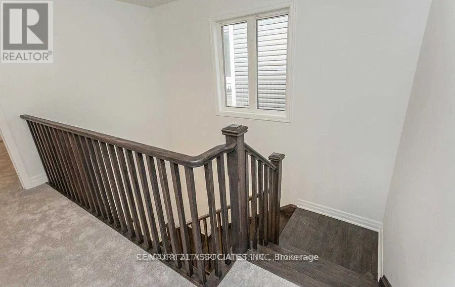 UPPER - 1271 ELDERBERRY CRESCENT