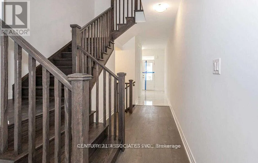 UPPER - 1271 ELDERBERRY CRESCENT