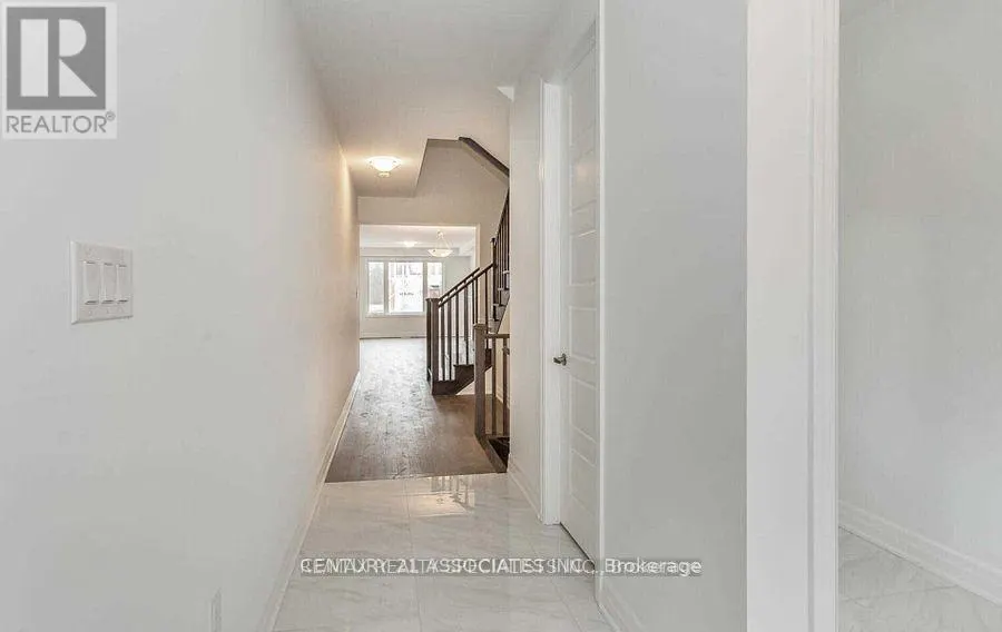 UPPER - 1271 ELDERBERRY CRESCENT