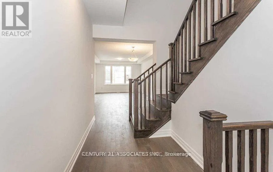 UPPER - 1271 ELDERBERRY CRESCENT