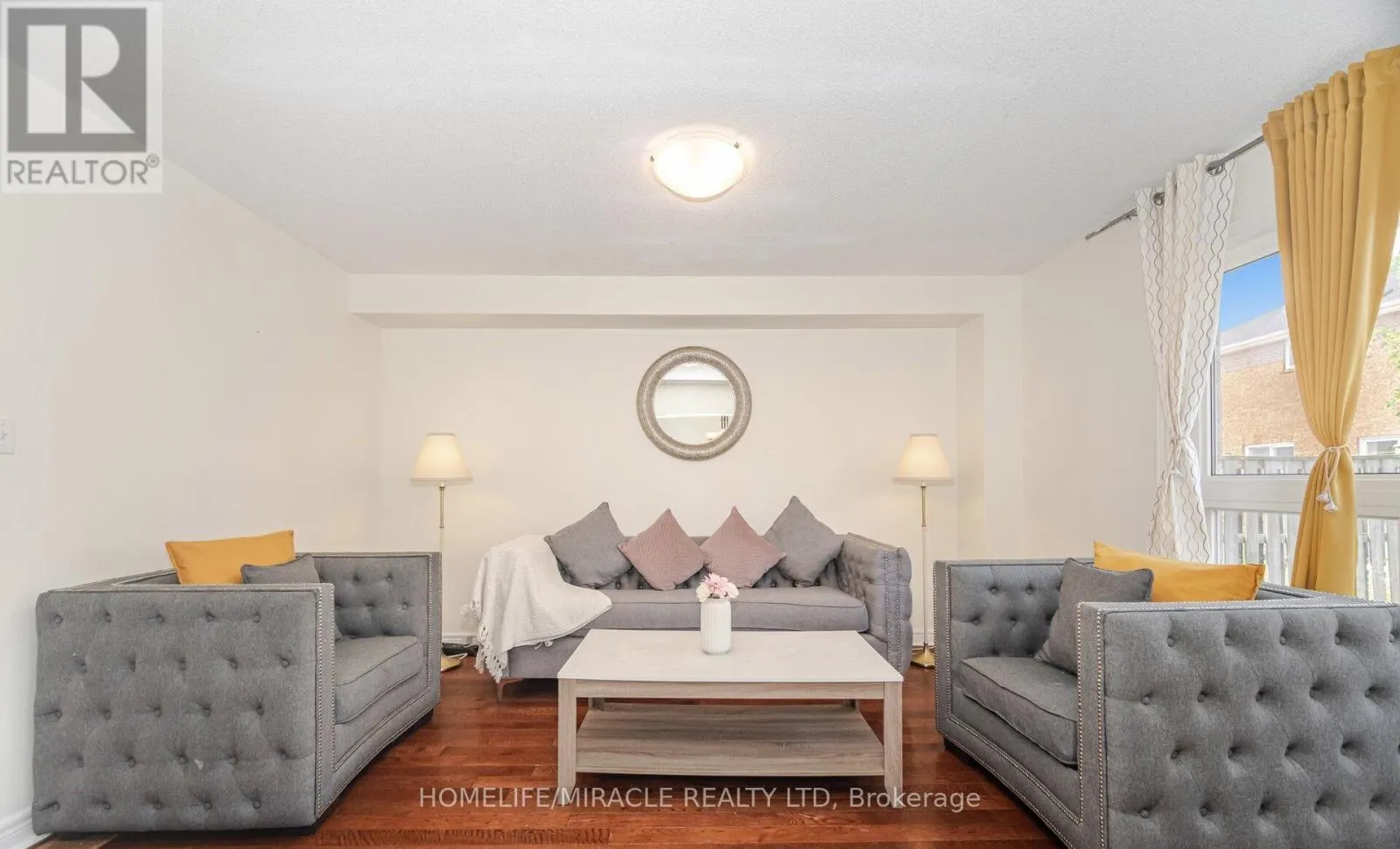 31 HOLLINGSWORTH CIRCLE