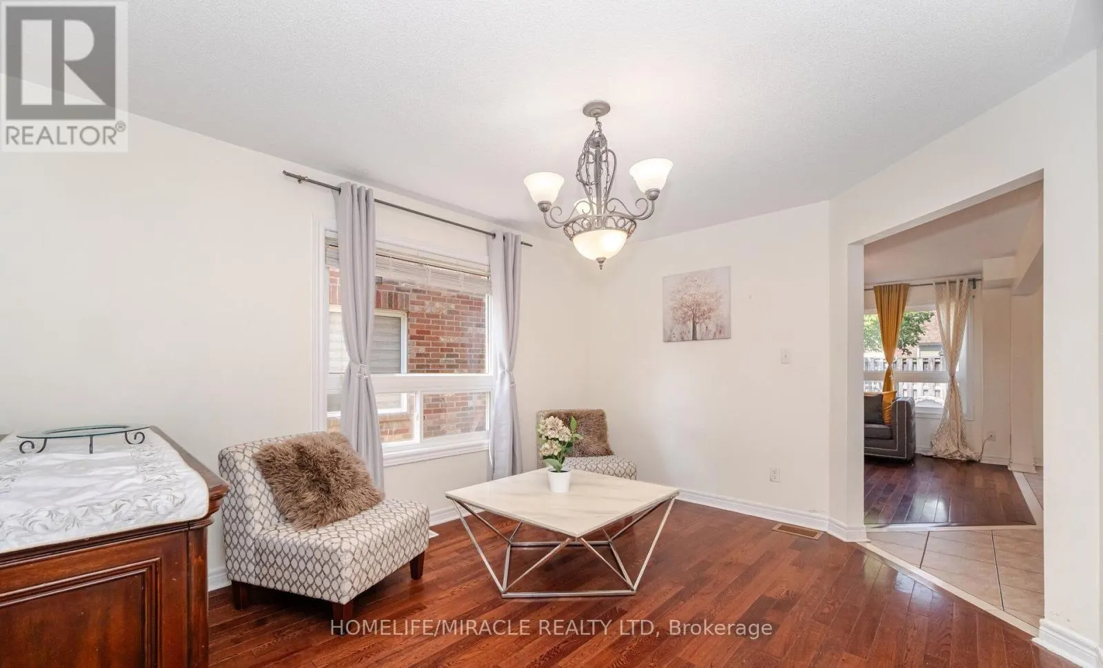 31 HOLLINGSWORTH CIRCLE
