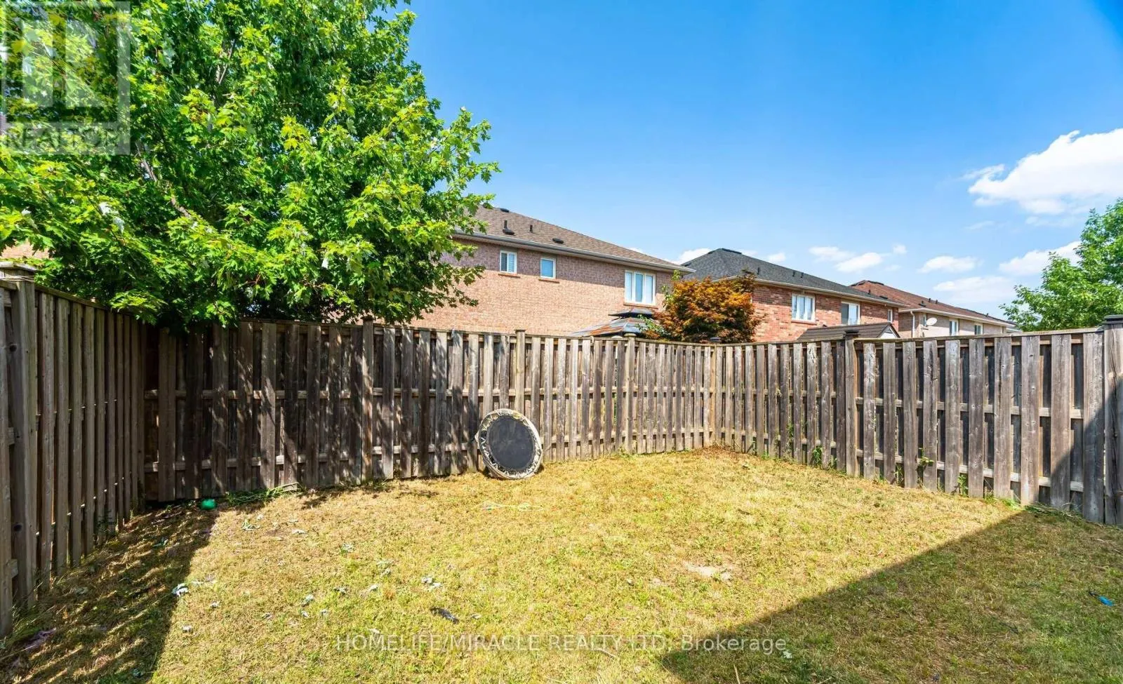 31 HOLLINGSWORTH CIRCLE