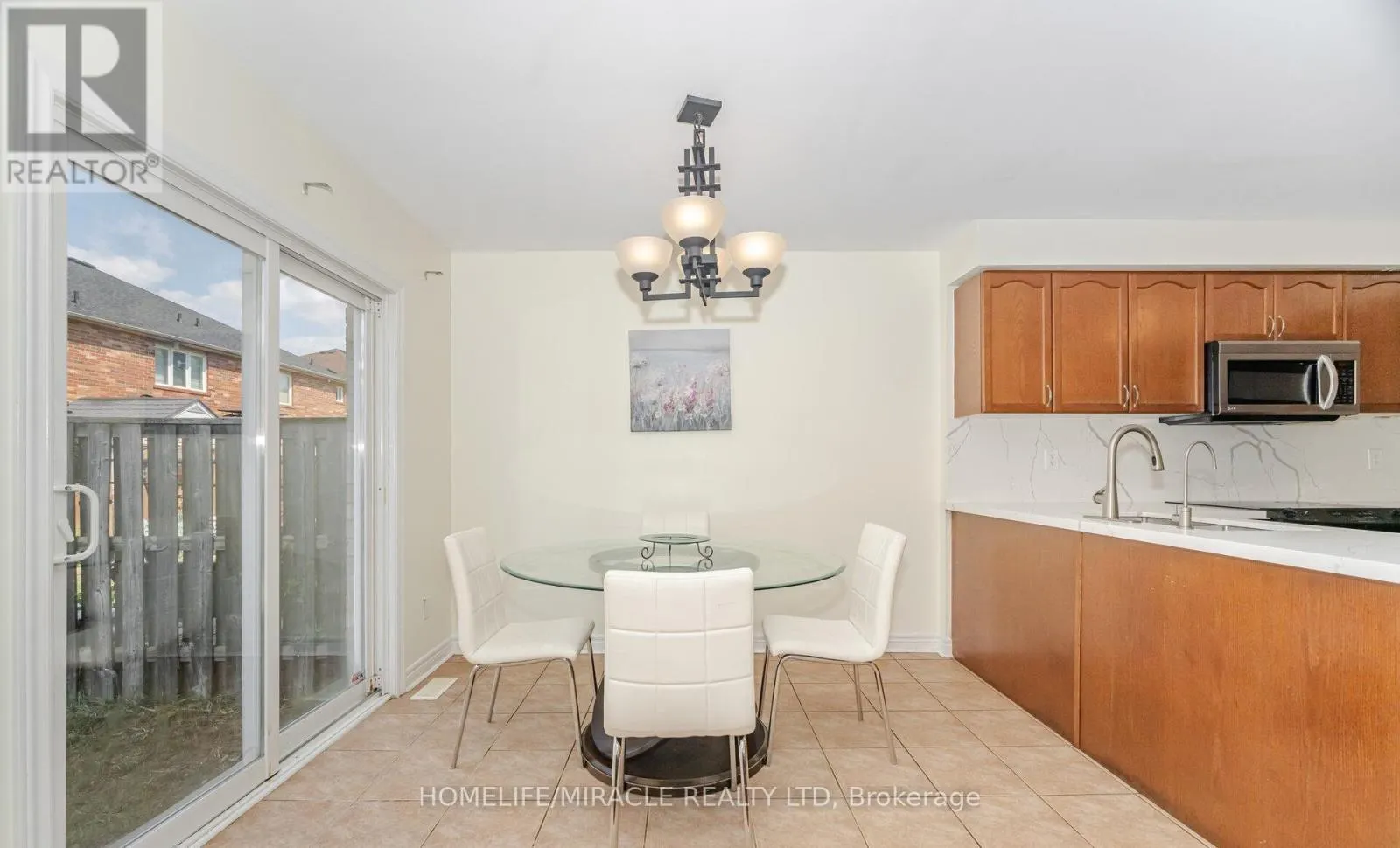 31 HOLLINGSWORTH CIRCLE