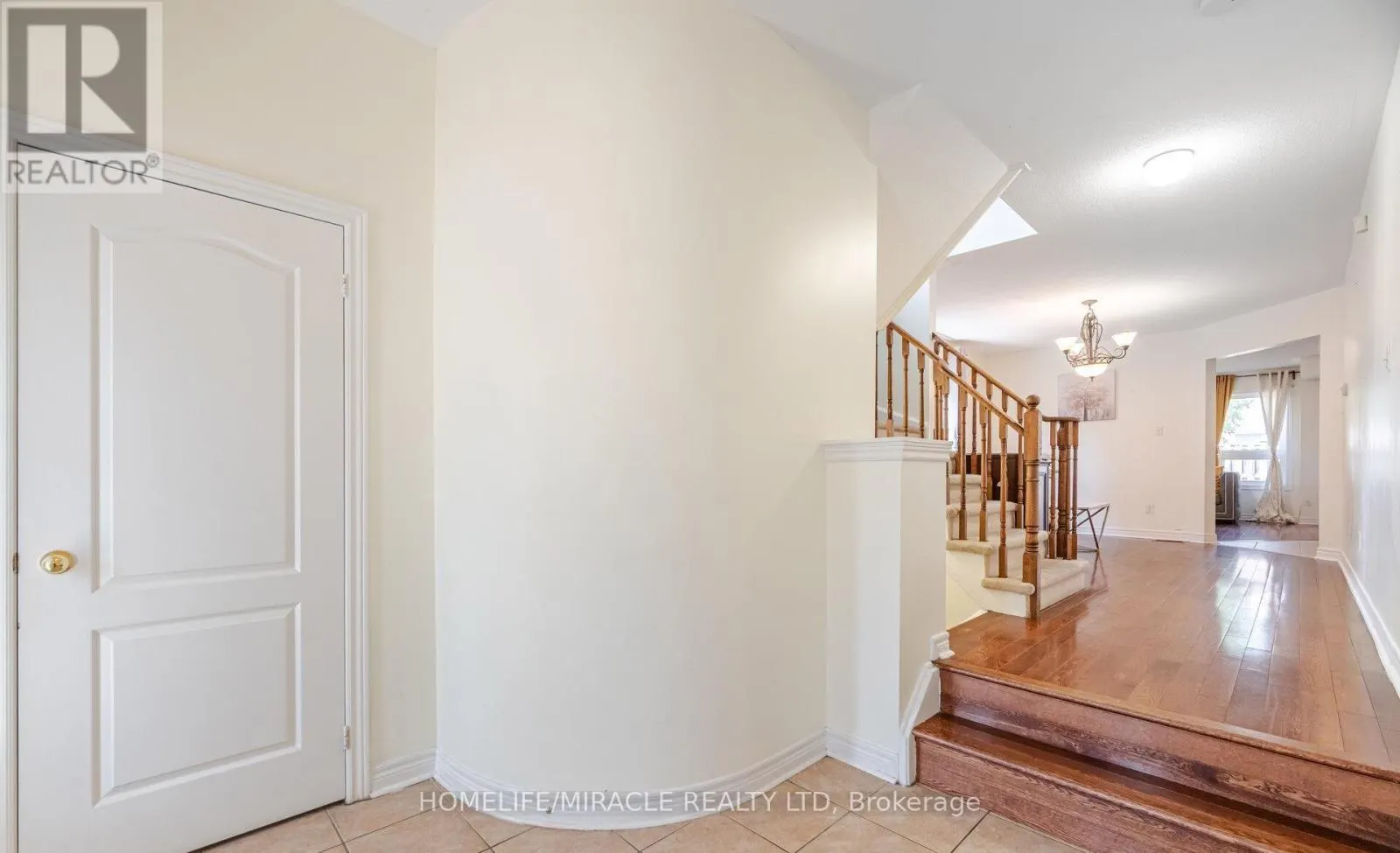 31 HOLLINGSWORTH CIRCLE