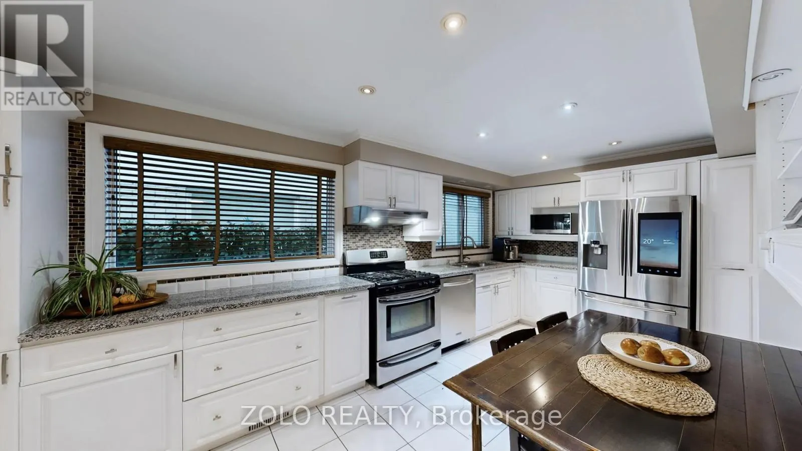 50 LACEWOOD CRESCENT