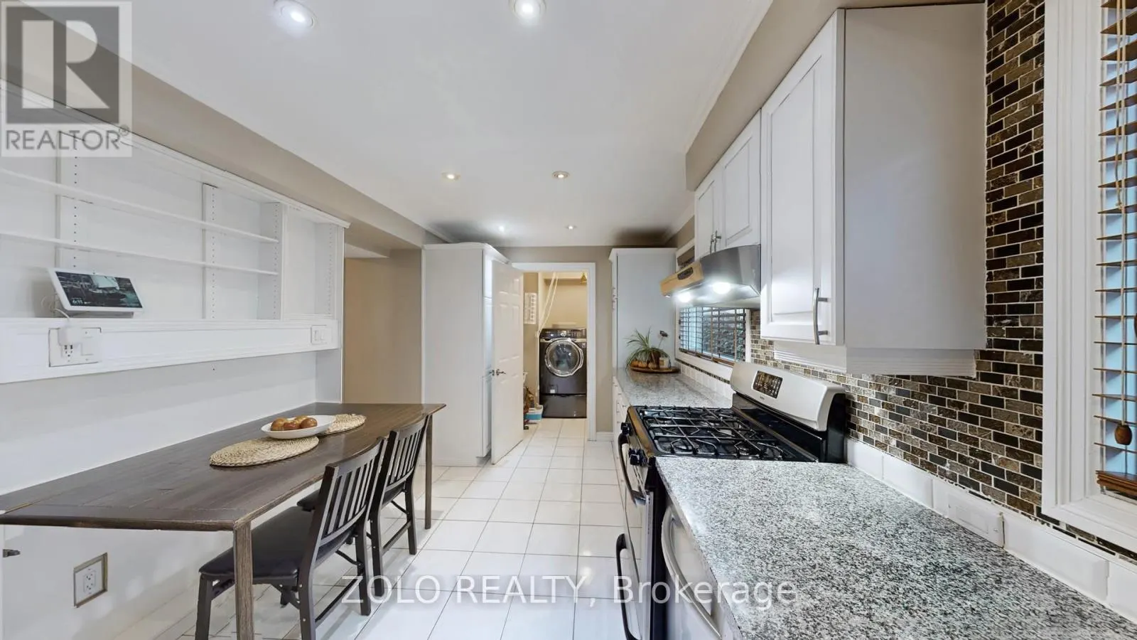 50 LACEWOOD CRESCENT