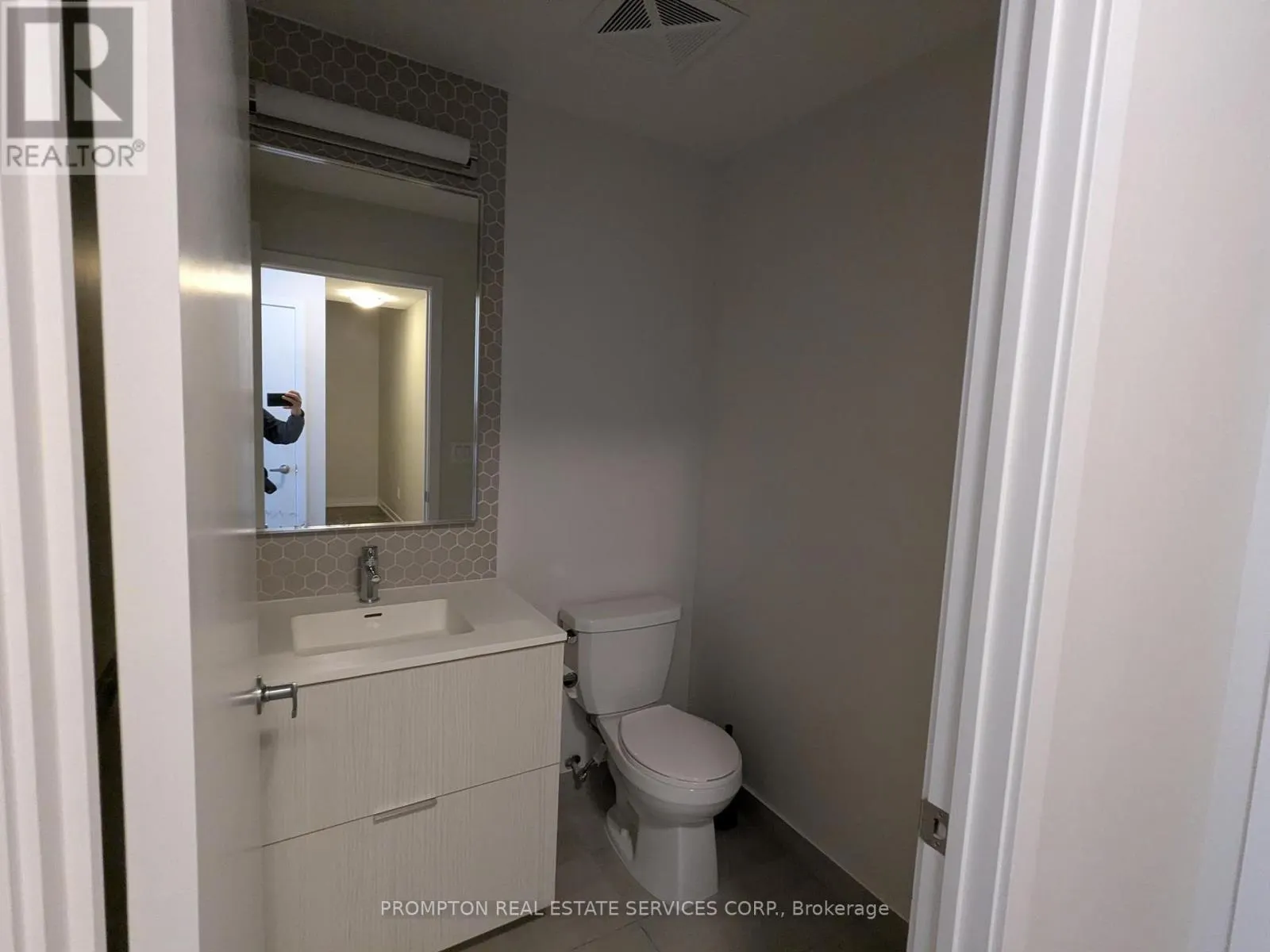 802 - 2520 EGLINTON AVENUE W