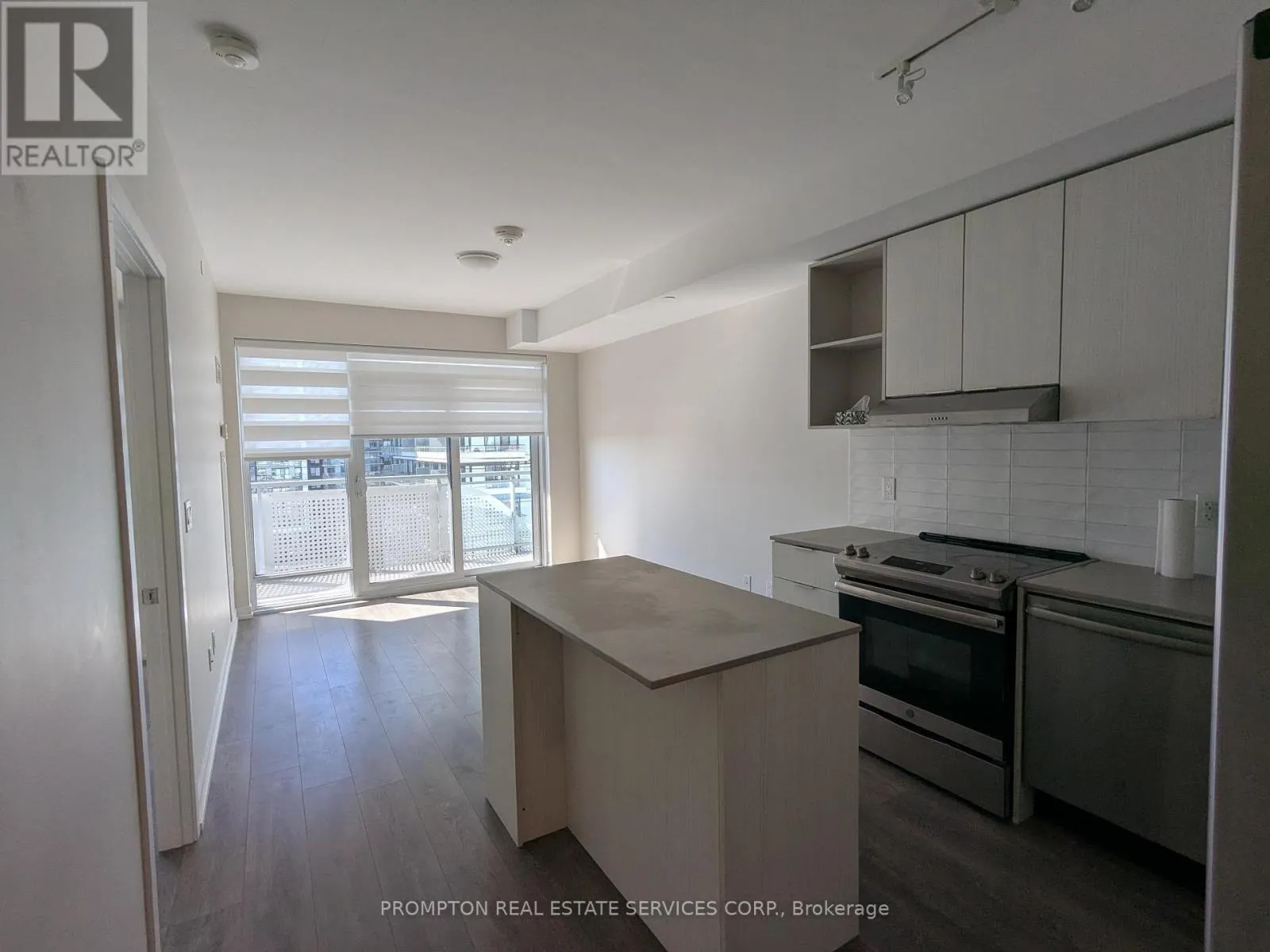 802 - 2520 EGLINTON AVENUE W