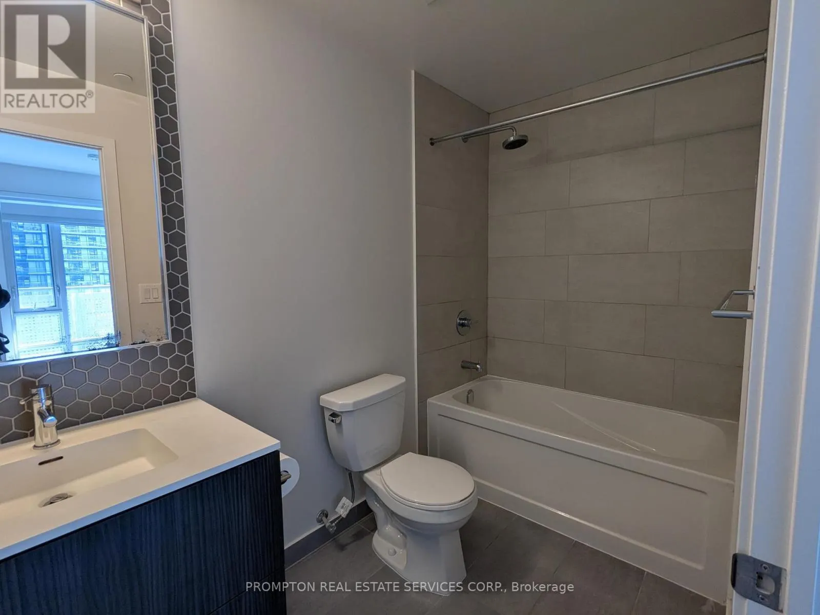 802 - 2520 EGLINTON AVENUE W