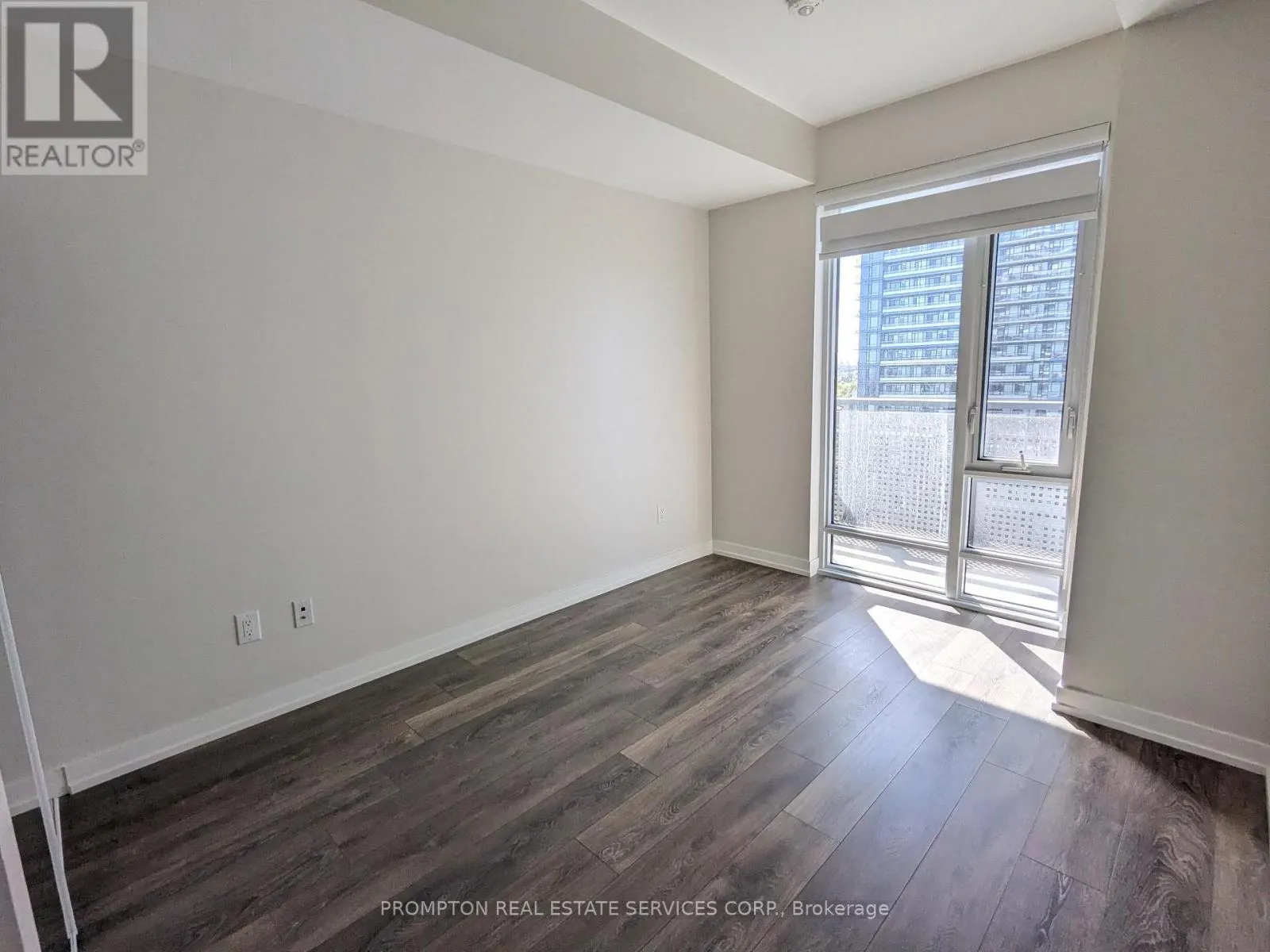 802 - 2520 EGLINTON AVENUE W