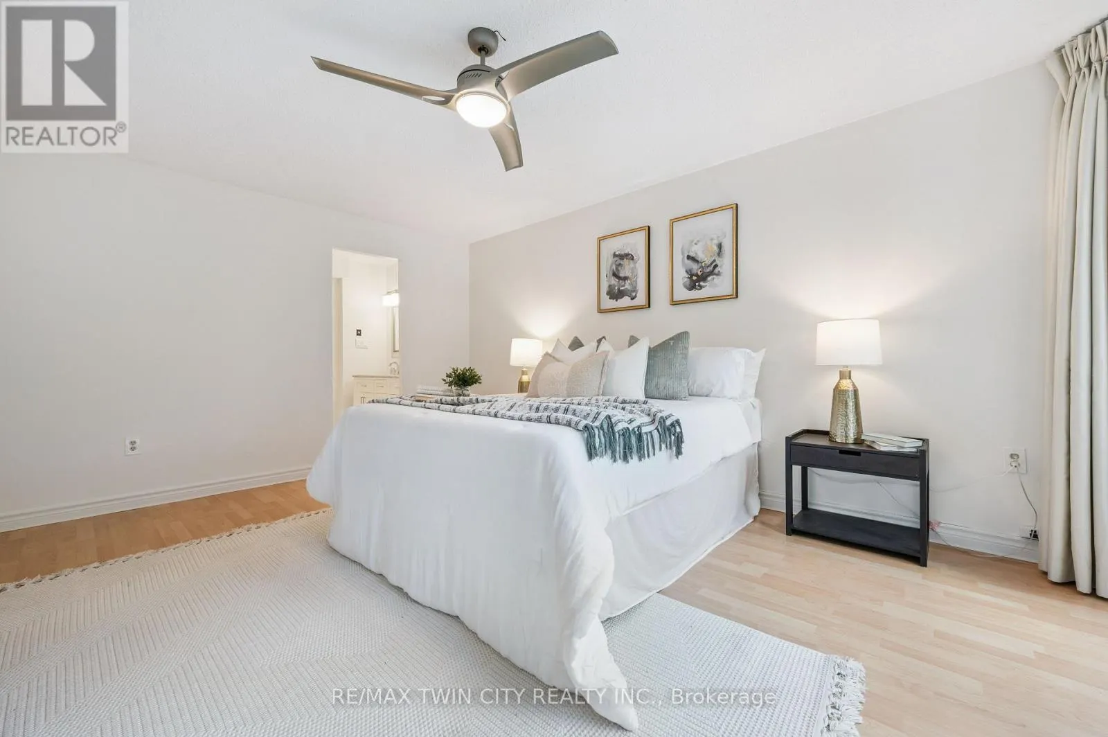 401 - 2121 LAKESHORE ROAD