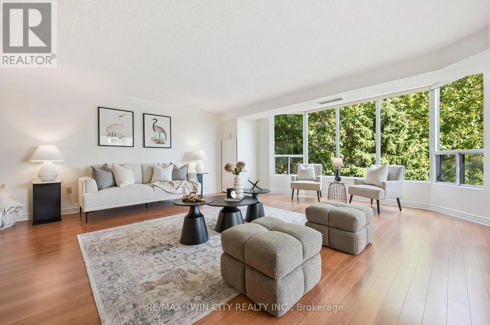 401 - 2121 LAKESHORE ROAD