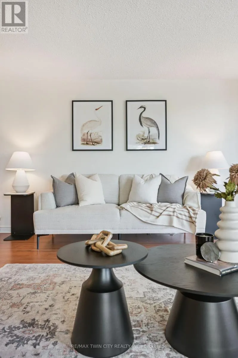 401 - 2121 LAKESHORE ROAD